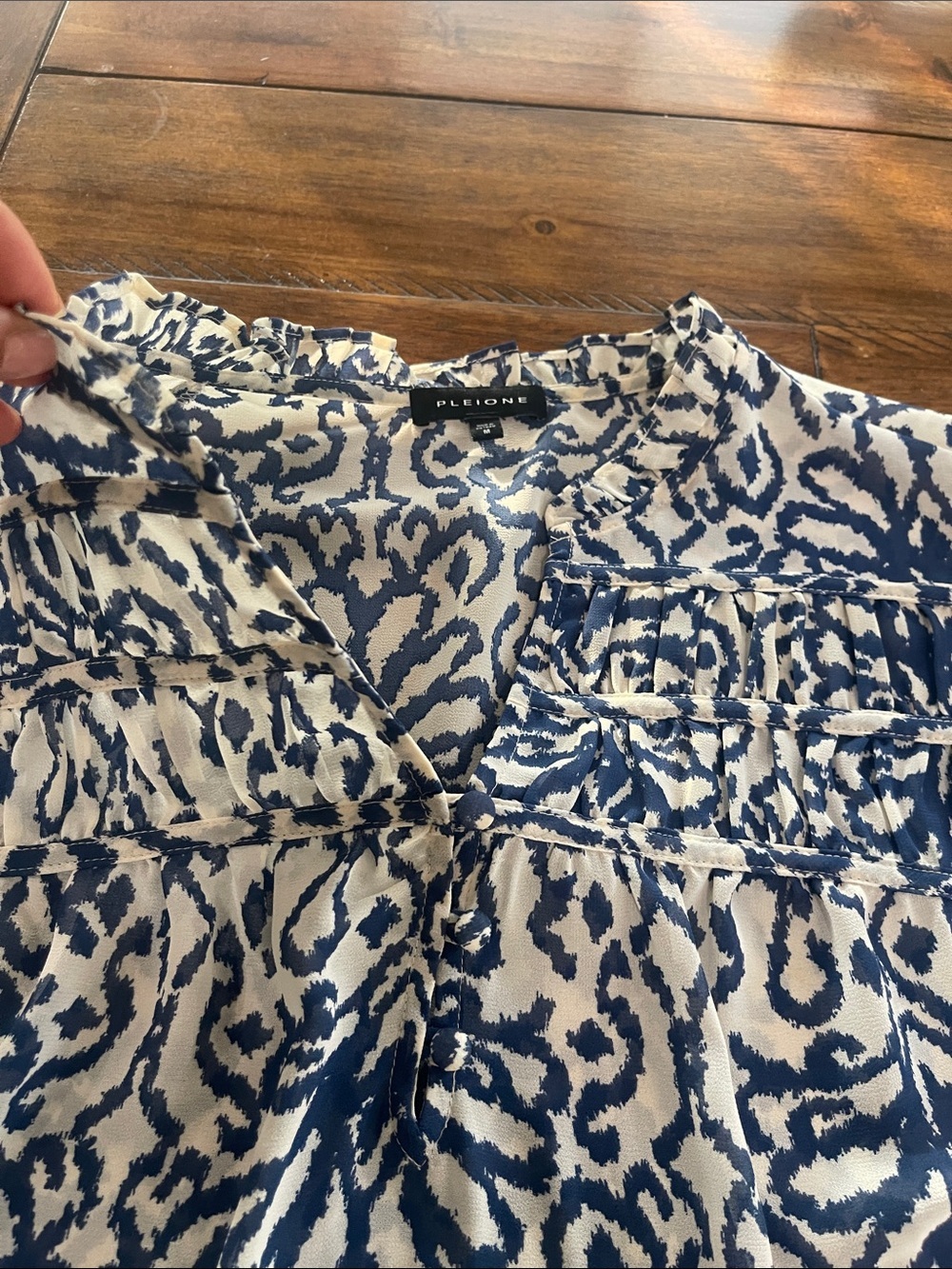 Pleione Puff short Sleeve split neck - Picture 6 of 14